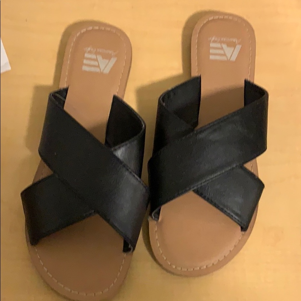 American Eagle sandals